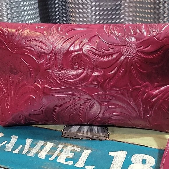 Patricia Nash Embossed Leather Wristlet in Deep Berry - Picture 3 of 5